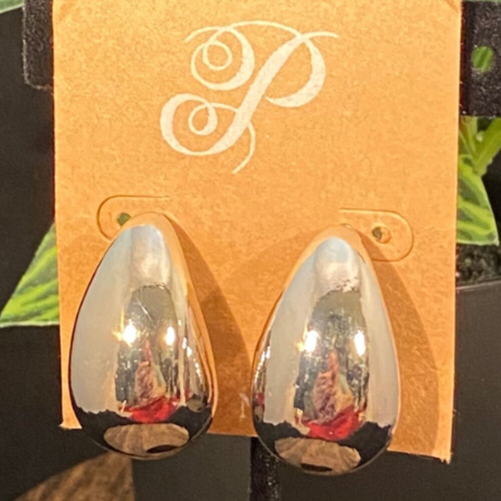 NEW, NEVER WORN Plunder Tear-drop Earrings